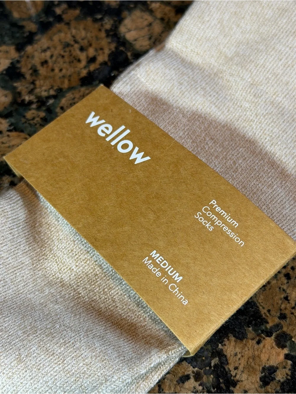 Wellow Men's Casual Crew Socks in Cream - Medium
